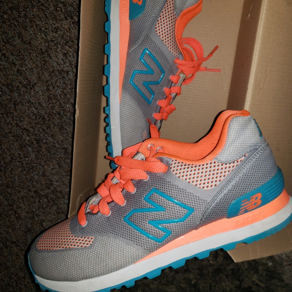 New Balance  Sneaks